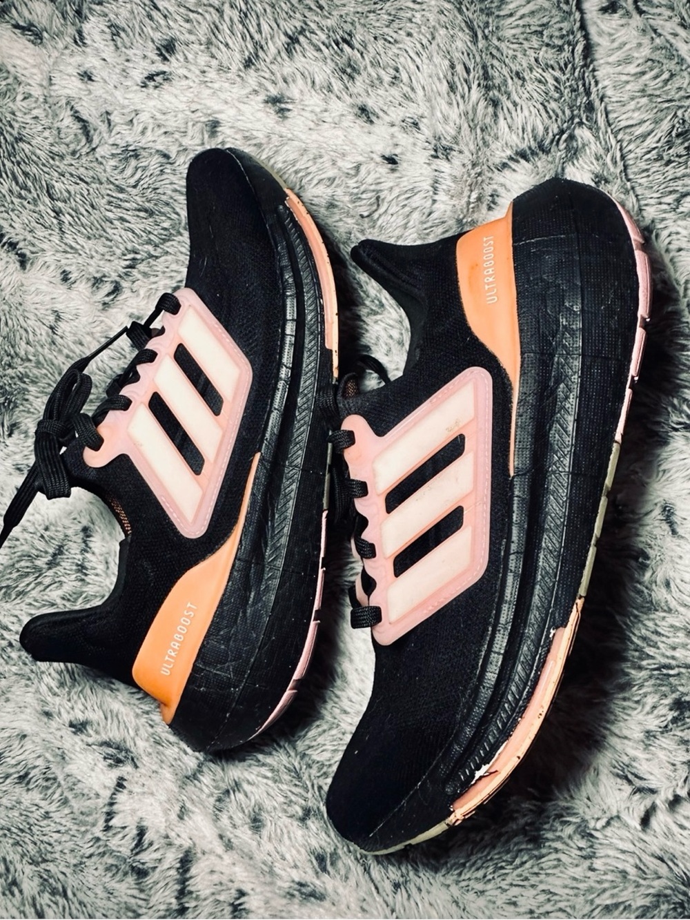 adidas Ultraboost Light Running Shoes Black Beam Pink Women’s Size 8.5